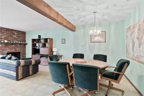 1337 Hampton Rd, Saint Charles, MO 63303