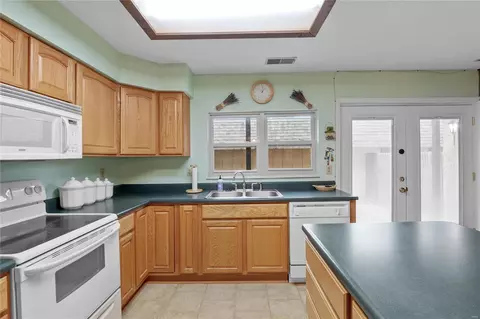 1337 Hampton Rd, Saint Charles, MO 63303 photo 8