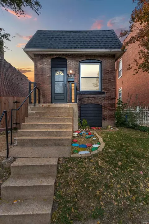 3261 Morganford Rd, Saint Louis, MO 63116