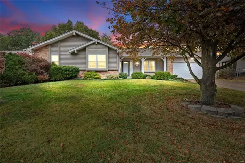 55 Shirecreek Ct, Saint Charles, MO 63303