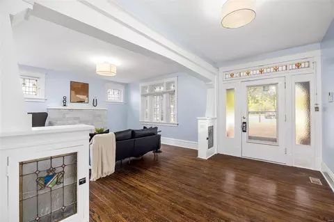 Entry Way - 3731 Oakmount Ave, Normandy, MO 63121 photo 2 of 3
