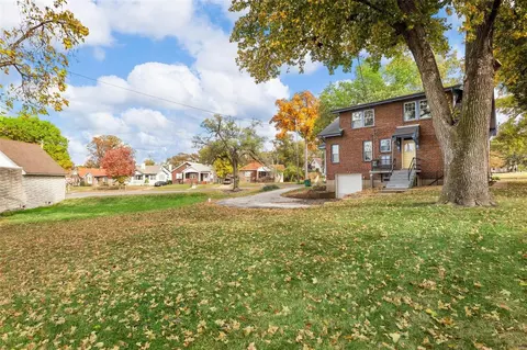 Exterior - 3731 Oakmount Ave, Normandy, MO 63121 photo 4 of 5