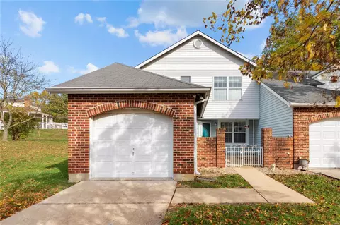 54 Broken Oak Ct, St. Peters, MO 63304