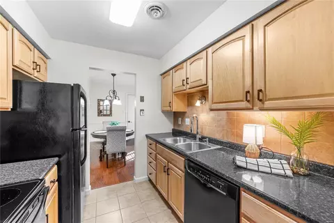 Kitchen - 533 Spring Glen Dr, Ballwin, MO 63021 photo 1 of 2