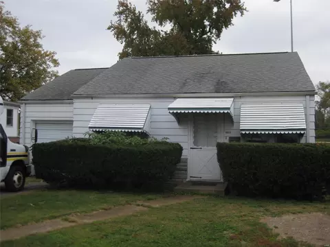 8614 Shoss Ave, Saint Louis, MO 63125