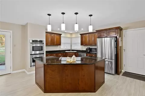 Kitchen - 1817 Sparks Ct, Wildwood, MO 63011 photo 2 of 5