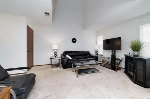 324 Devonshire Ct #D, Saint Peters, MO 63376 photo 2