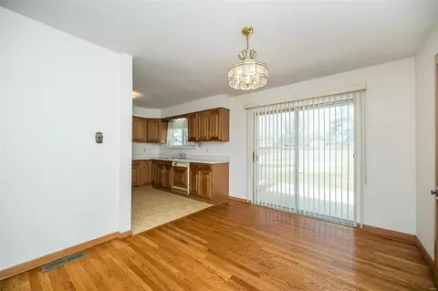 302 Wolff Ln, Ellisville, MO 63011 photo 8