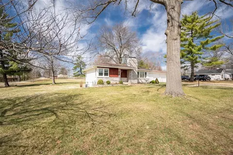 302 Wolff Ln, Ellisville, MO 63011 photo 3