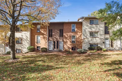 Exterior - 120 Carmel Woods Dr, Ellisville, MO 63021 photo 2 of 4