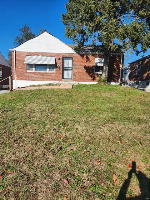 8349 Seville, Saint Louis, MO 63132