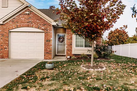 404 Weichens Dr, Saint Peters, MO 63376