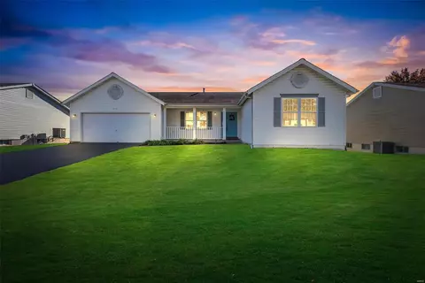 714 Whispering Willow Dr, O'fallon, MO 63366