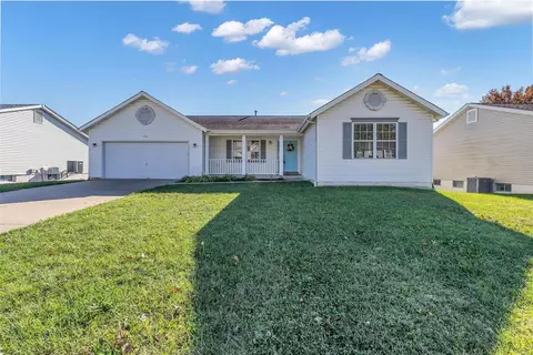 714 Whispering Willow Dr, O'fallon, MO 63366 photo 2