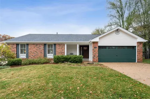 10 Gentle Ct, Fenton, MO 63026