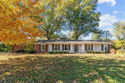 1811 Bopp Rd, Des Peres, MO 63131
