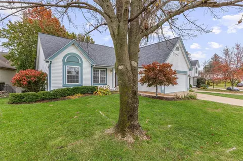 724 St Joseph Ridge Ct, Saint Louis, MO 63129