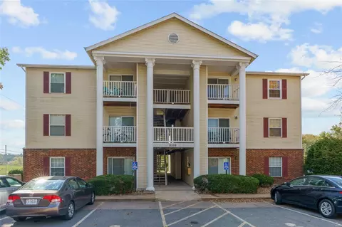 3108 Edwards Pl #301, Maryland Heights, MO 63043