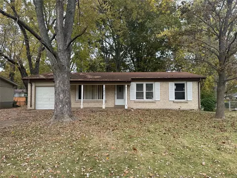 1311 Claudine Dr, Saint Louis, MO 63138