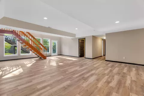 Living - 28 Bridgeway Ct, O'fallon, MO 63368 photo 8 of 8