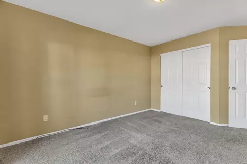 Bedroom - 28 Bridgeway Ct, O'fallon, MO 63368 photo 2 of 3