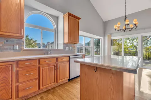 Kitchen - 28 Bridgeway Ct, O'fallon, MO 63368 photo 3 of 3