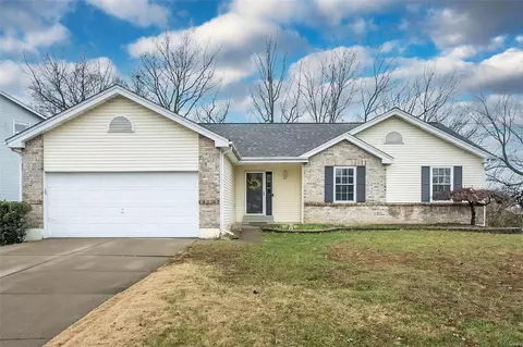 591 Prentice Dr, Saint Peters, MO 63376