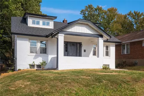 9063 Burton Ave, Saint Louis, MO 63114