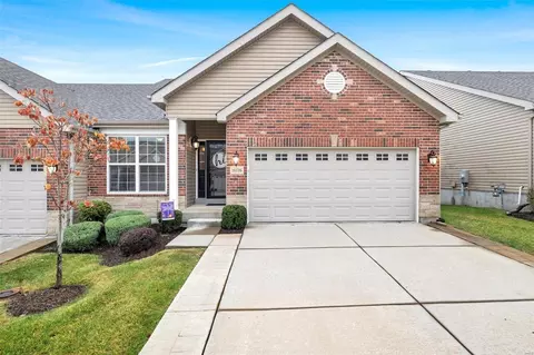 16139 Amber Vista Dr, Ballwin, MO 63021