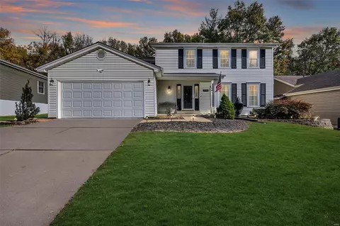 1120 Hollyberry Dr, Ballwin, MO 63021