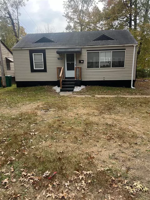 7504 Balfour Dr, Saint Louis, MO 63133
