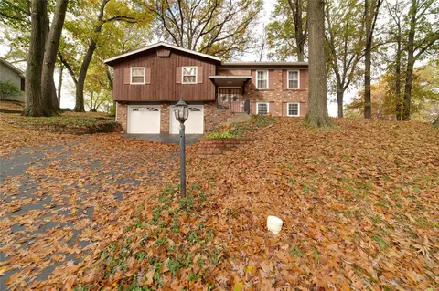 12 San Camille Dr, Saint Charles, MO 63303