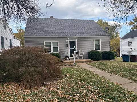 402 Millman Dr, Saint Louis, MO 63135
