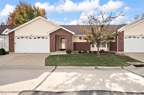 2027 Chapel Hl, Saint Peters, MO 63376