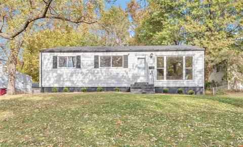 9027 Marcella Ave, Saint Louis, MO 63121