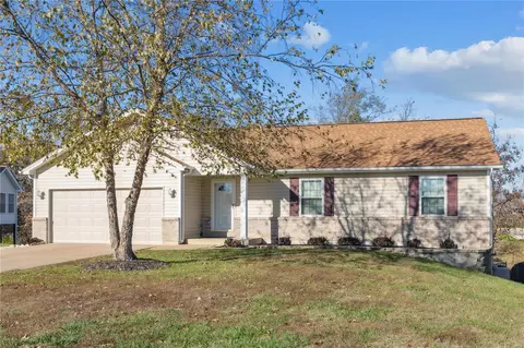 1761 Fairview Farms Cir, Wentzville, MO 63385
