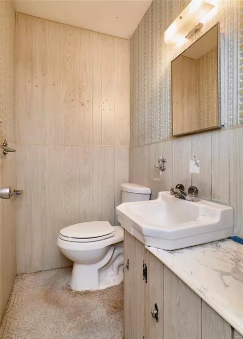 Bath - 504 Saint John Dr, O'fallon, MO 63366 photo 1 of 3