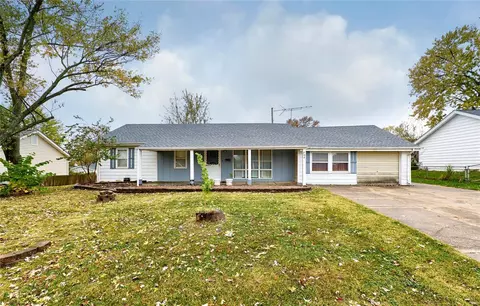 504 Saint John Dr, O'fallon, MO 63366