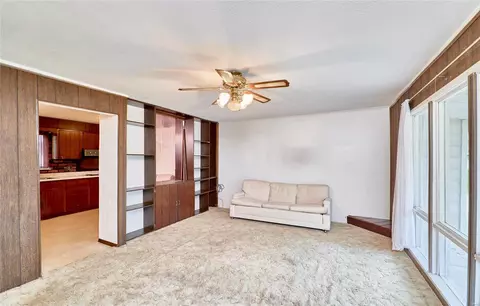Living - 504 Saint John Dr, O'fallon, MO 63366 photo 2 of 7