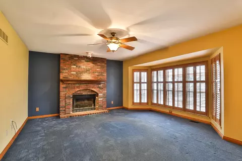 Living - 200 Ballyshannon, Ballwin, MO 63021 photo 2 of 4