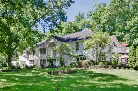 1965 Schoettler Rd, Chesterfield, MO 63017