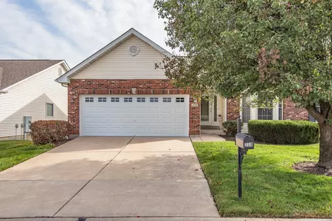 200 Fairgate Dr #71A, Saint Peters, MO 63376