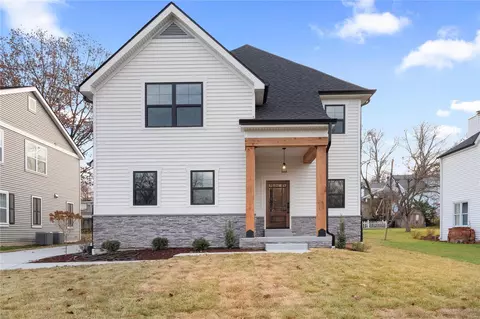 338 W Essex Ave, Kirkwood, MO 63122