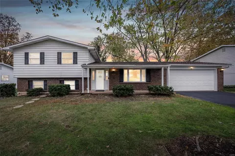 1288 Bardot Ln, Saint Louis, MO 63146