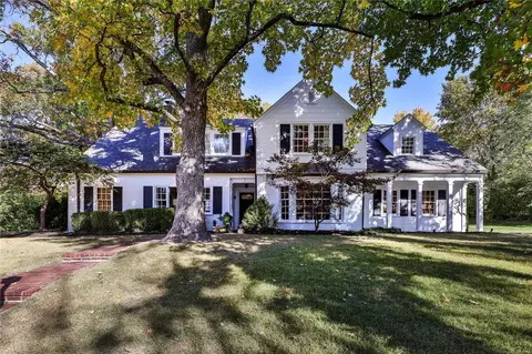 68 Clermont Ln, Saint Louis, MO 63124