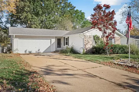111 Mill Run Ln, Saint Peters, MO 63376