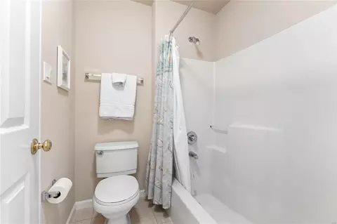 Bath - 942 Sheffield Forest Ct, Wildwood, MO 63021 photo 7 of 8