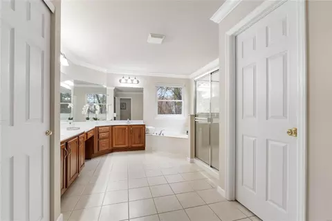 Bath - 942 Sheffield Forest Ct, Wildwood, MO 63021 photo 2 of 8