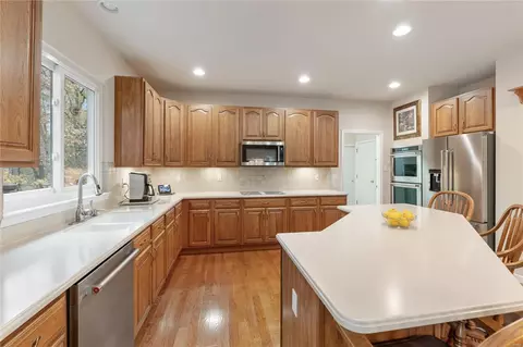 Kitchen - 942 Sheffield Forest Ct, Wildwood, MO 63021 photo 2 of 5