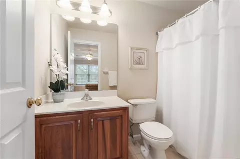 Bath - 942 Sheffield Forest Ct, Wildwood, MO 63021 photo 8 of 8